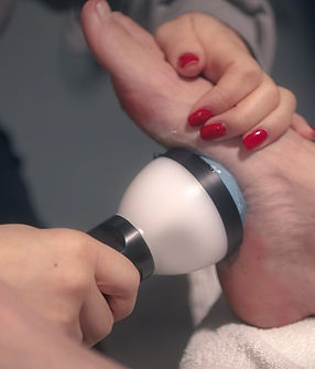 Dr Ravi - Stem Wave Therapy 8 (0-02-37-00) - Foot.jpg