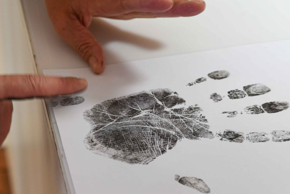 Der Abdruck einer Hand.