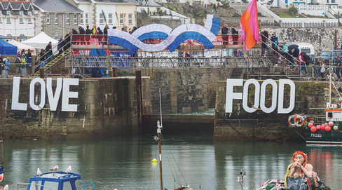 Shoals Brewery Porthleven Cornwall craft brewery producing small batch beer using locally grown hops. Independent brewery in Porthleven brewing beer with hops sourced from a family hop farm in Kent. Craft beer brewery in Porthleven Shipyard producing locally brewed ales inspired by Cornwall’s coastal culture. Shoals Brewery Cornwall creating beer using Endeavor hops grown and harvested by Batt & Son Hops. Porthleven brewery offering fresh craft beer brewed on site in the heart of the harbour village. Local Cornish brewery producing small batch beers with a ground to glass brewing philosophy. Craft brewery near Helston Cornwall serving locally brewed beer with indoor seating and relaxed taproom atmosphere. Shoals Brewery Porthleven part of the Shipyard business hub supporting independent Cornish businesses. Porthleven craft beer venue offering locally brewed ales for visitors exploring the harbour and food scene. Brewery in south west Cornwall combining traditional hop growing with modern small batch brewing techniques. Cornish craft beer brand founded by local entrepreneur Kelvin Batt following the success of The Mussel Shoal. Porthleven brewery producing fresh beer for locals and visitors alongside the village’s growing food and drink scene. Craft brewery near the South West Coast Path serving beer brewed with heritage hop varieties. Independent Cornish brewery celebrating local ingredients, coastal lifestyle and small business culture. Shoals Brewery Cornwall bringing new craft beer experiences to the harbour town of Porthleven.