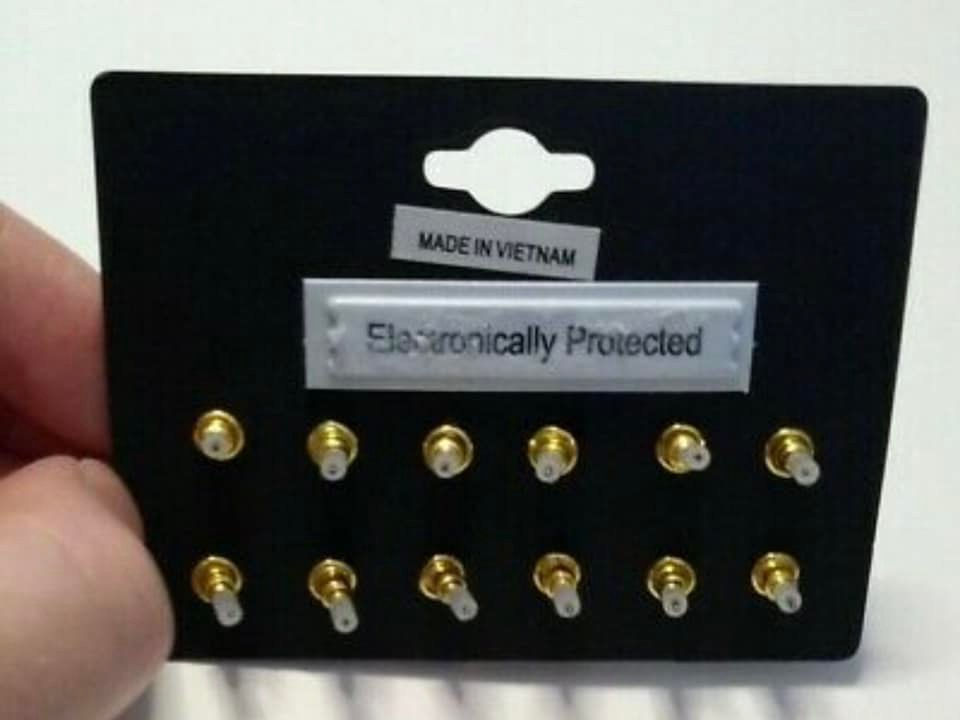 Miniatura: Pendientes surtidos de gemas chapadas en oro de Nicole Miller New York (juego de