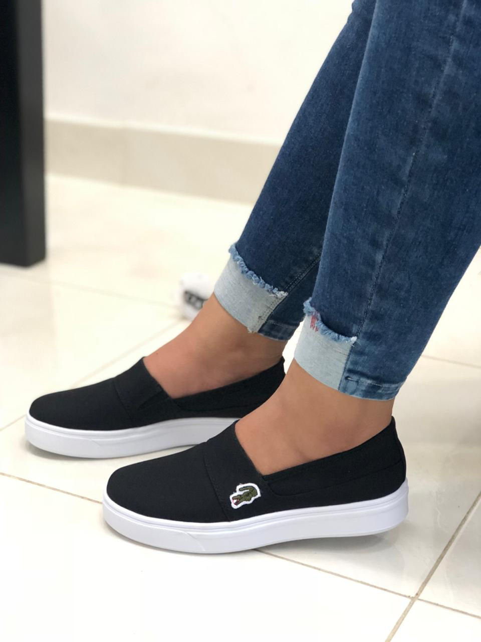 Miniatura: Pisa Huevos Mujer