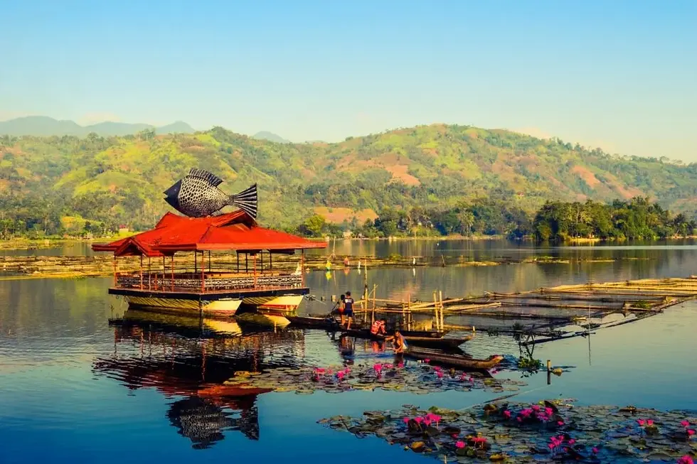 Lake-Sebu-Photo-from-Discovering-Philippines.webp