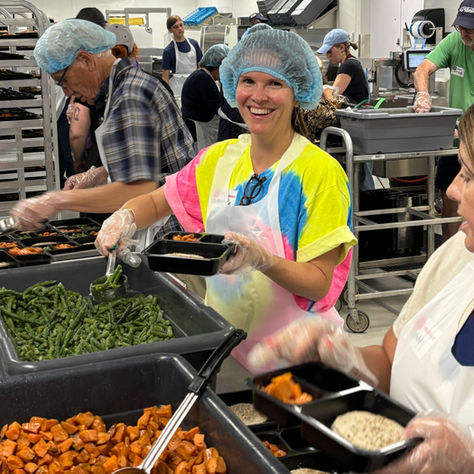 Vounteers in Community Meals Kitchen