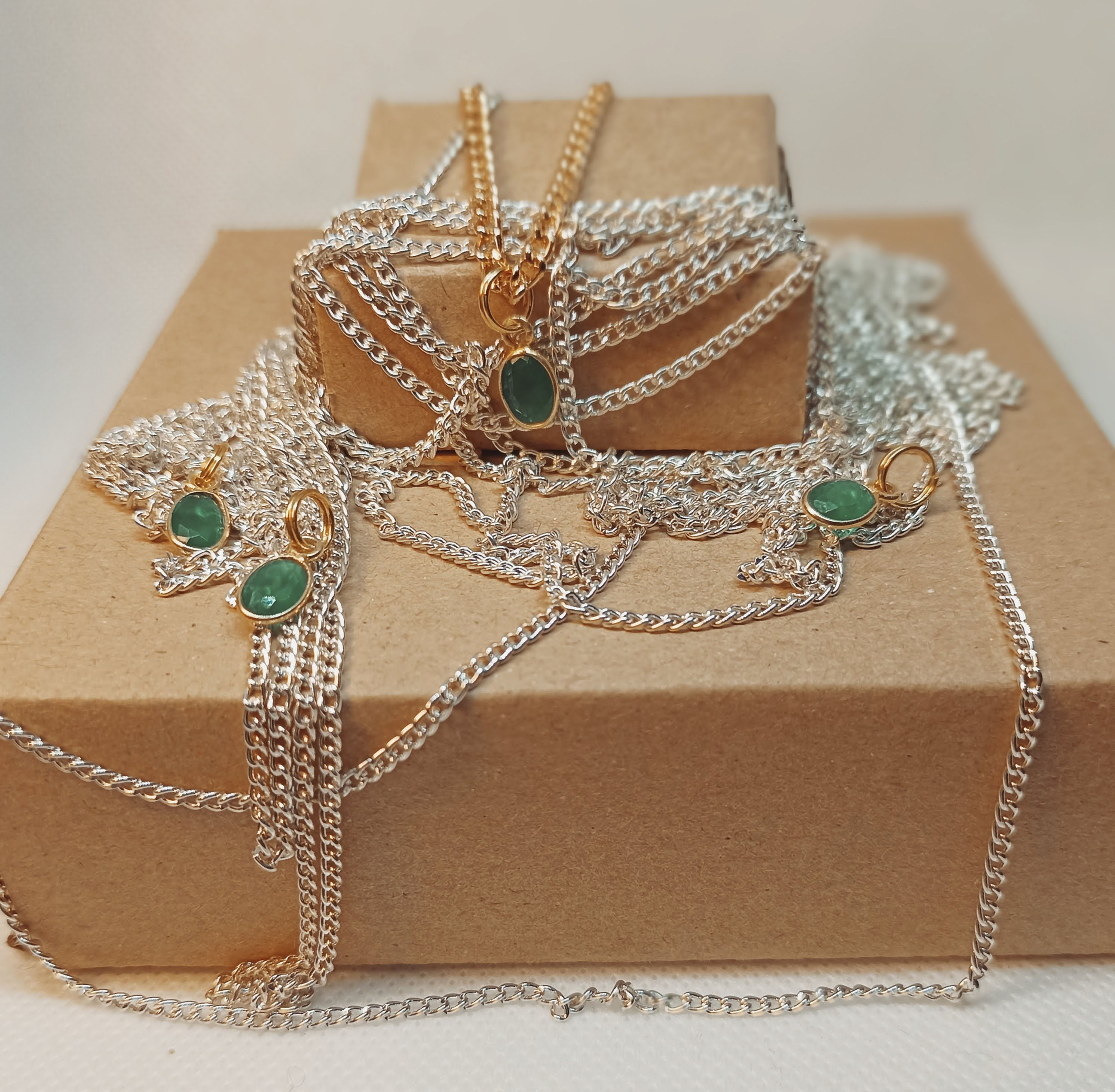 Onyks zielony w srebrze pozłacanym