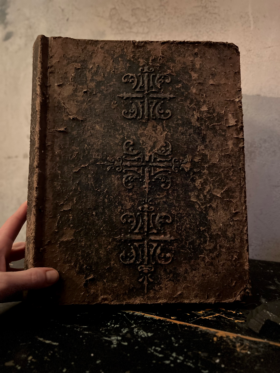 Thumbnail: Grimoire / Book of Shadows Gideon