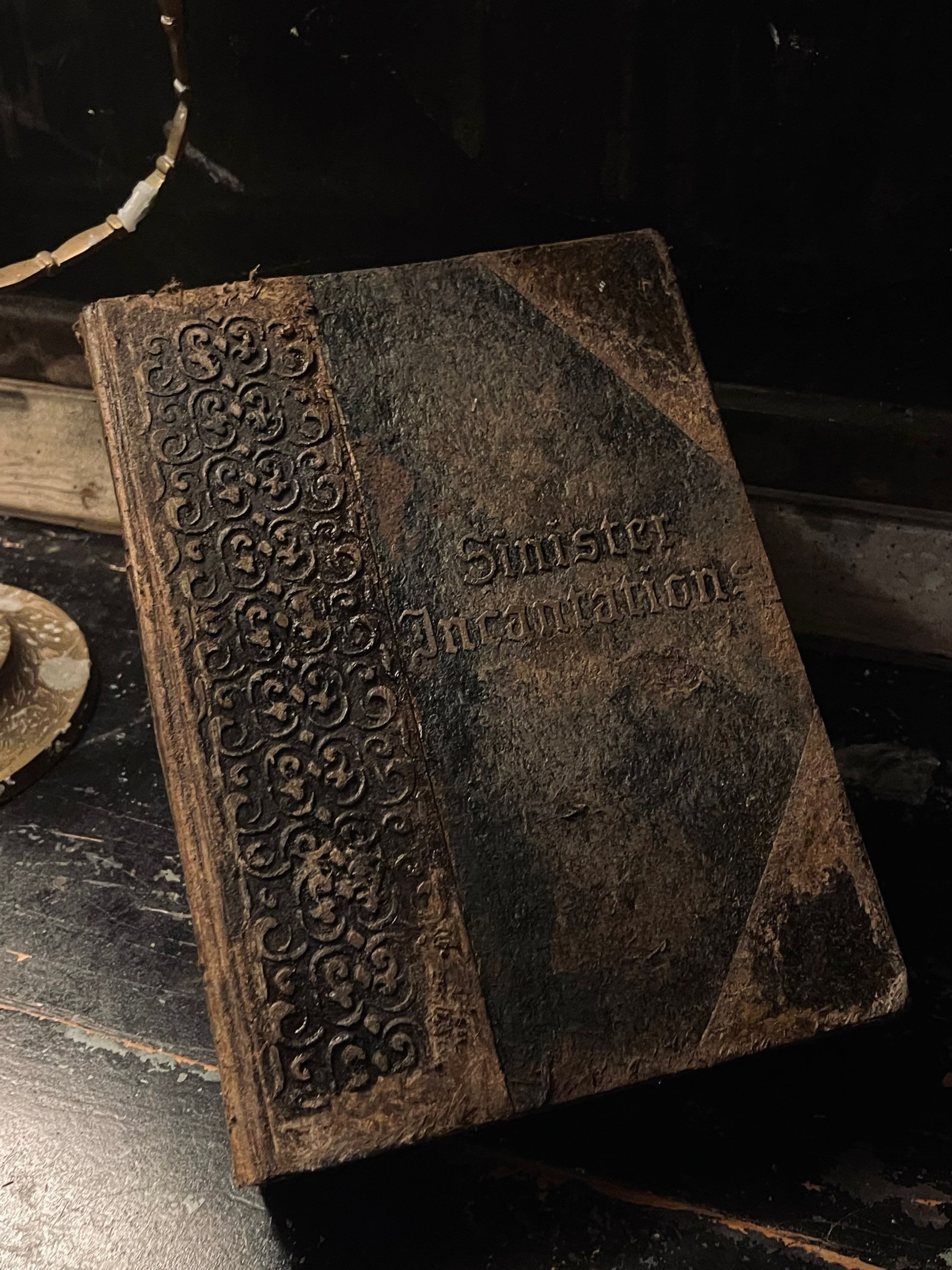 Grimoire / Book of Spells Incantations