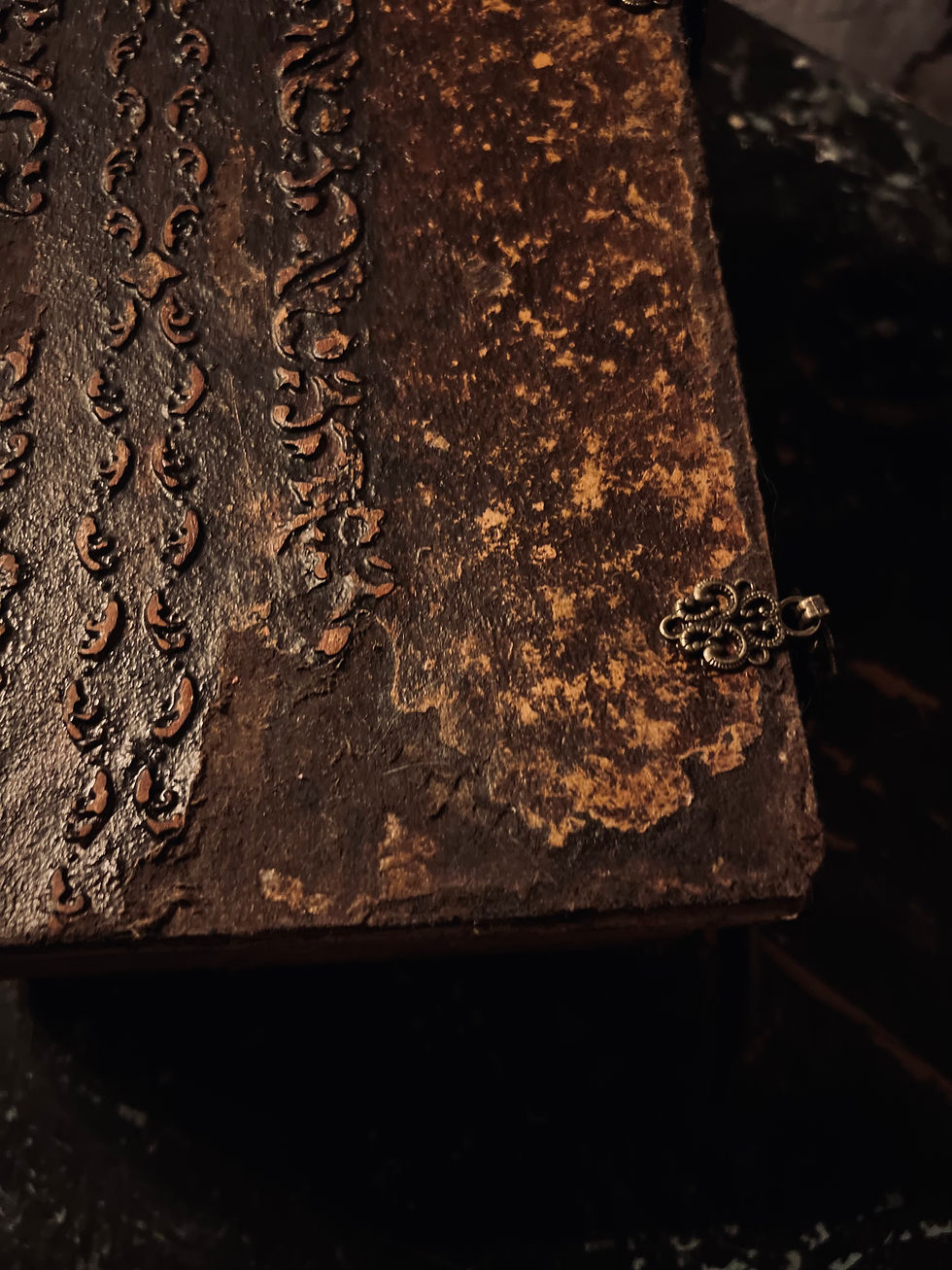 Thumbnail: Grimoire/ Book of Shadows Aethaen