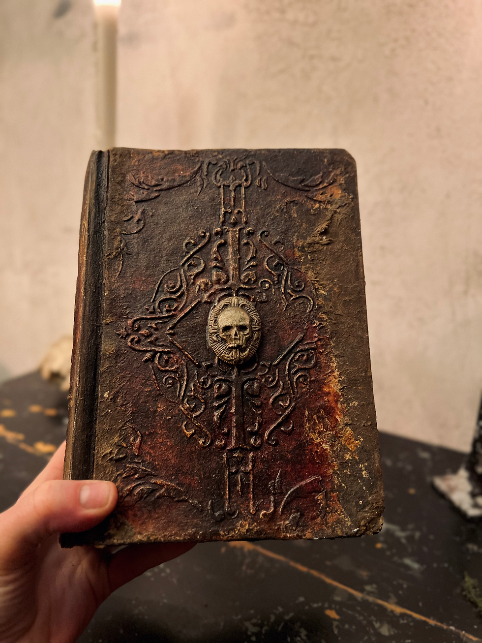 Thumbnail: Grimoire / Book of Shadows Randolph