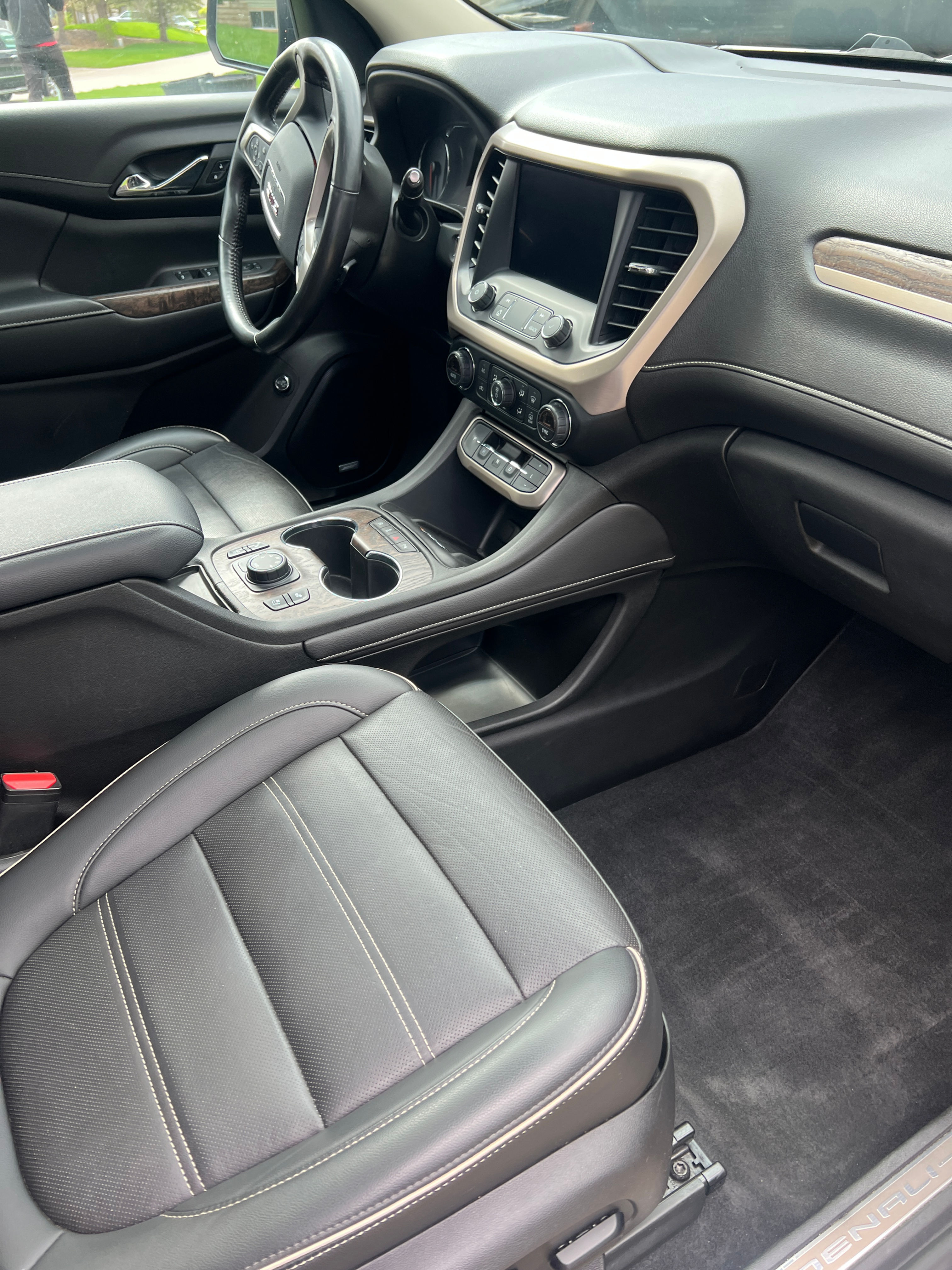 Essential Interior
