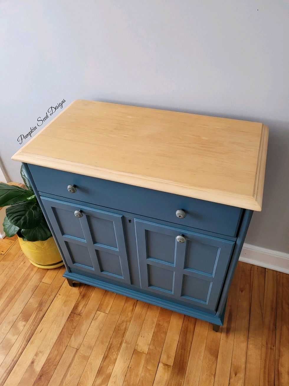 Thumbnail: Vintage Lane Bar Cabinet