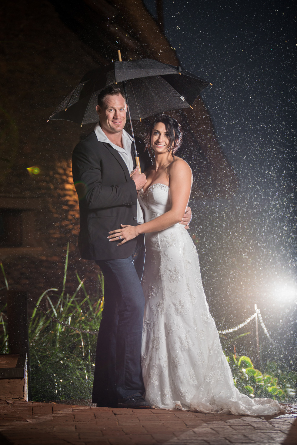 beautiful rainy day wedding photos