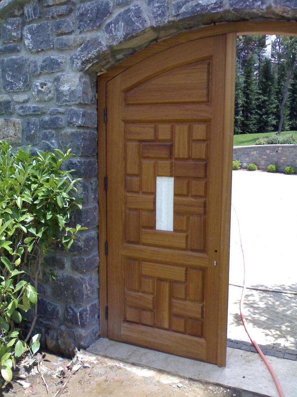 MASİF AHŞAP BAHÇE KAPISI