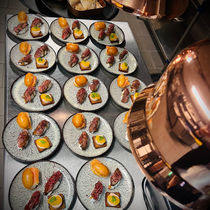 Amuse-bouches servi lors d’un cocktail dinatoire en Provence