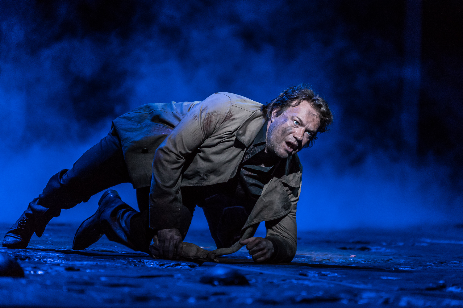 Role début as Enescu's Oedipe