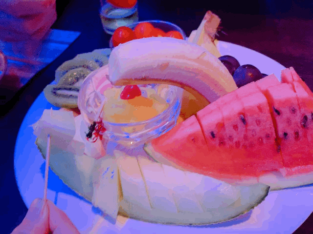 송탄유흥주점 에서 제공하는 푸짐한 과일 gif 영상