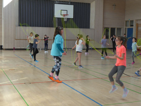 „Skipping Hearts“ – Seilspringen macht Schule