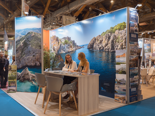 PLV, roll-up e mur d'image pour vos agences de voyages et vos salons du mariage ou du voyage.