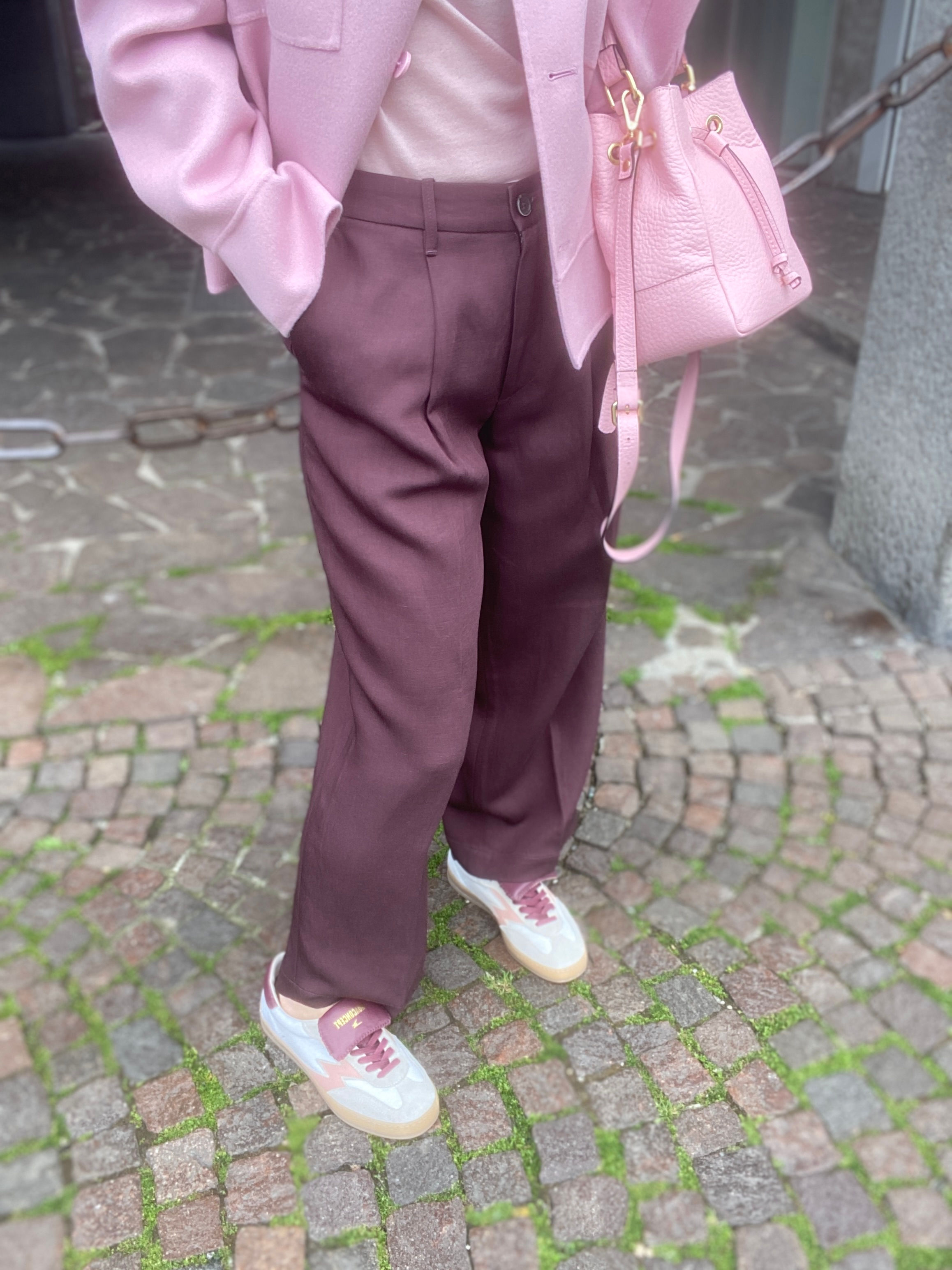 Pantalone alla caviglia con pinces 