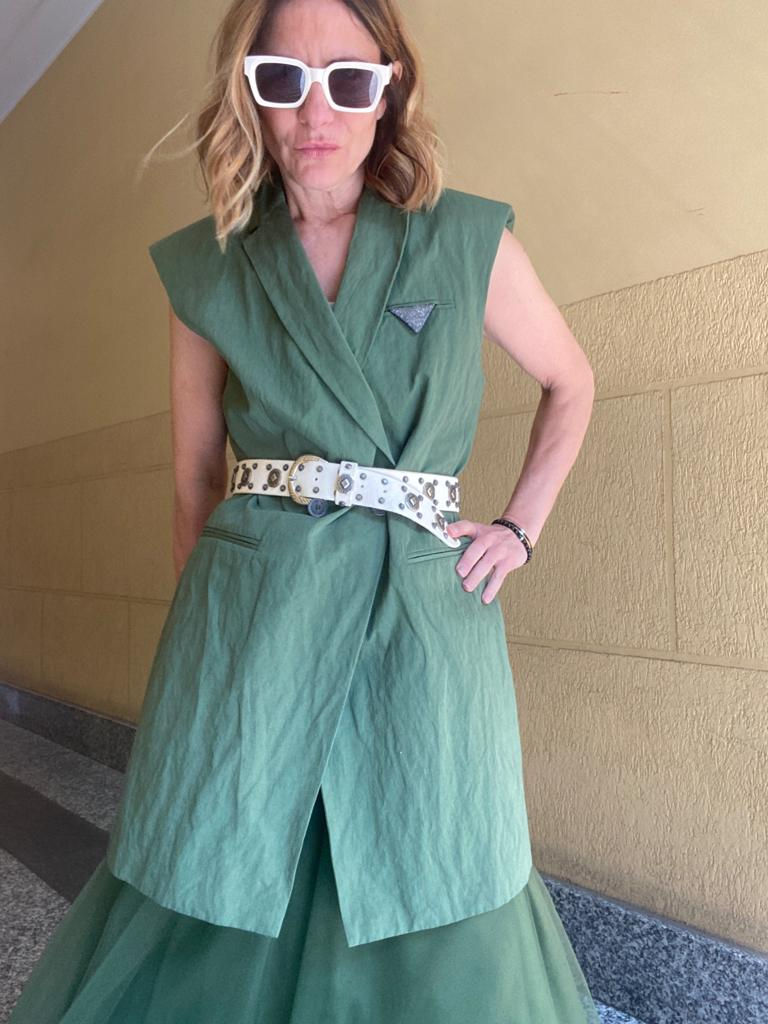 Cintura con le borchie 