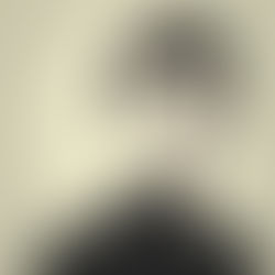 Portrait de Sandra Delzanno Civet, nouvelle Senior Director Corporate Real Estate chez Louis Vuitton Americas.