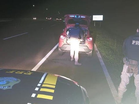 Dupla é presa pela PRF em Gravataí por roubo em Santo Antônio da Patrulha