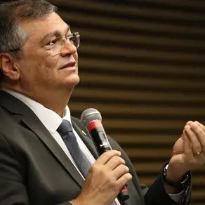 Ministro Flávio Dino determina que PF investigue conduta de Bolsonaro durante pandemia deCovid-19