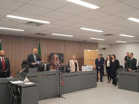 Réus são condenados a mais de 70 anos de prisão pelo assassinato de bebê e seus pais em Porto Alegre