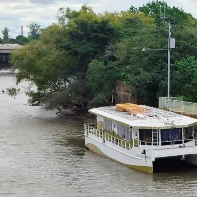 Laudo aponta limitações para operação do catamarã Peixe Dourado no Rio dos Sinos
