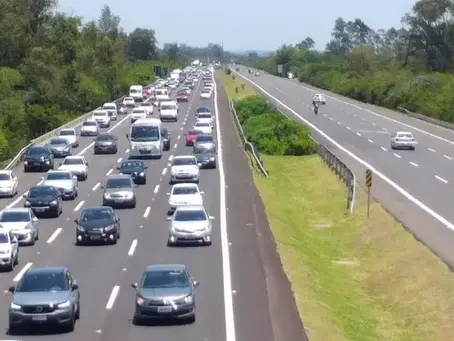 Cerca de 1,6 milhão de veículos devem circular nas rodovias federais do RS durante o Carnaval