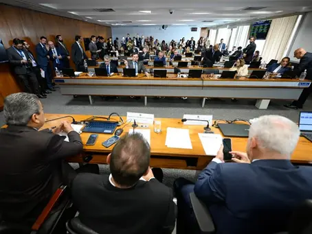 CCJ aprova PL da Dosimetria e proposta segue para o plenário do Senado