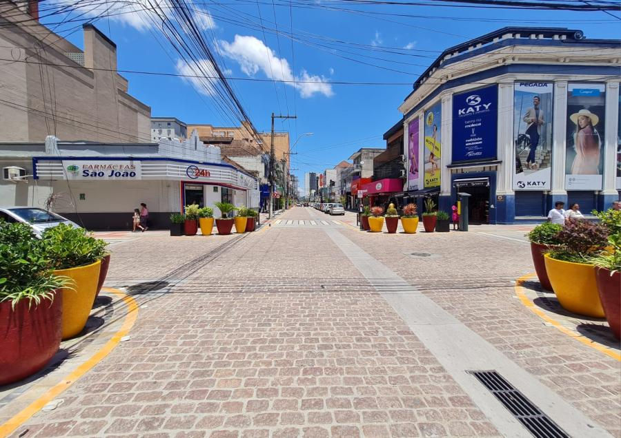 Decisão sobre estacionamento na Rua Independência gera reação contrária de conselhos e entidades
