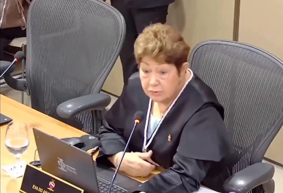 Desembargadora que ganha quase R$ 100 mil p/mês diz que restrições podem levar juízes a “regime de escravidão”