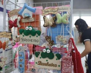 Feiras de economia solidária movimentam estações da Trensurb em março