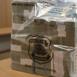 PF apreende R$ 430 mil em dinheiro vivo na casa do deputado Sóstenes Cavalcante
