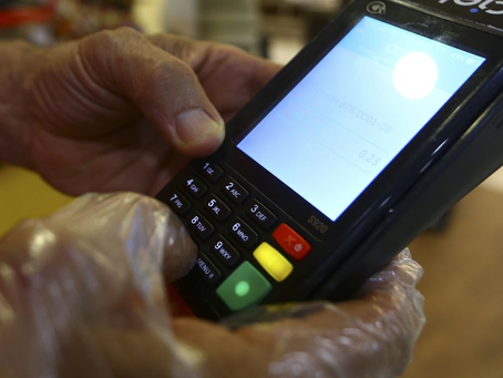 Banco Central estabelece limite de cobrança de taxa nas máquinas de cartão a partir de abril de 2023