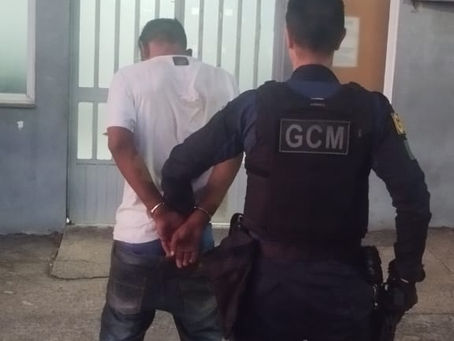 São Leopoldo: Suspeito com 25 passagens pela policia é preso após invadir casa na região central da cidade