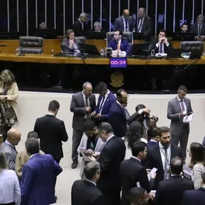 Câmara dos Deputados aprova PEC que isenta veículos antigos de IPVA