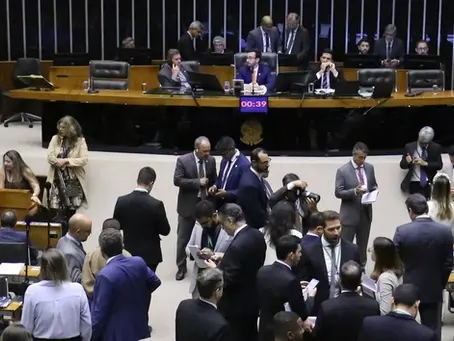 Câmara dos Deputados aprova PEC que isenta veículos antigos de IPVA
