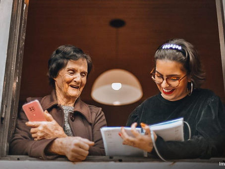 Idosos enfrentam barreiras digitais para acessar serviços do INSS