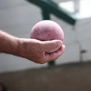 Hábitos dos veraneios: aposentados trocam agito de beira-mar por canchas de bocha 