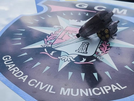 Homem é preso e menor, apreendido no bairro São José, em São Leopoldo