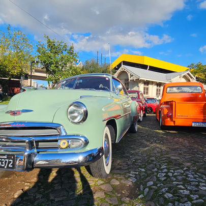 Exposição de carros antigos reúne centenas de visitantes no Museu do Trem de São Leopoldo
