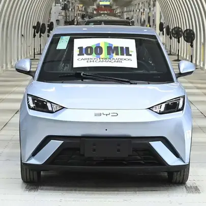 Fábrica da chinesa BYD na Bahia alcança marca de 100 mil veículos e reforça avanço dos carros elétricos