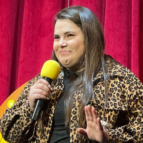 Humorista gaúcha Ivangélica apresenta show de comédia nesta quinta no Teatro Municipal