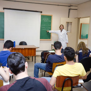 Prefeitos reagem a reajuste do piso do magistério e acusam governo de manobra eleitoreira