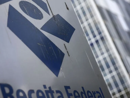 Servidores da Receita Federal devem endurecer greve após reunião com Guedes