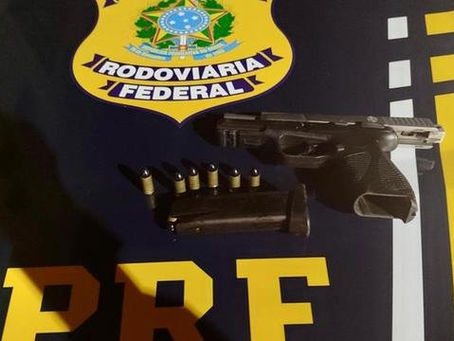 Homem com três homicídios na ficha é preso com arma na Freeway