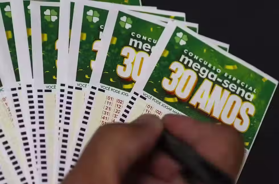 Mega-Sena 30 anos terá prêmio especial de R$ 300 milhões neste domingo