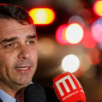 Flávio Bolsonaro defende Bolsa Família e sinaliza mudança de discurso sobre programa social