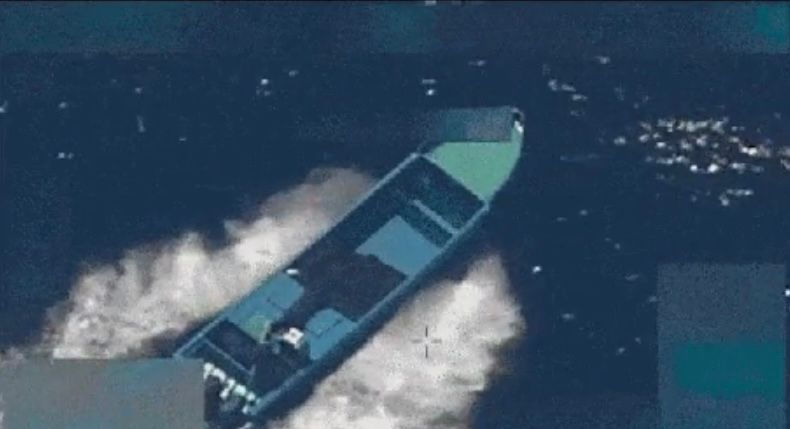 EUA bombardeiam barco próximo à costa da América do Sul